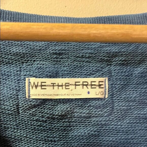 Free People Cropped Distressed V-Neck Top - Picture 2 of 11